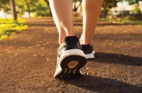 المشي للخلف.. الرياضة المفيدة التي لا تمارسها