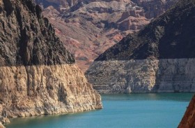 جفاف بحيرة يكشف مفاجأة صادمة في القاع