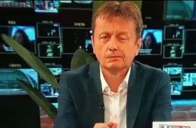 إصابة وزير بجلطة على الهواء مباشرة