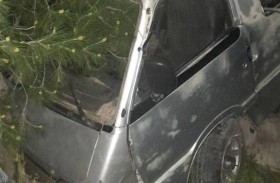 جريمة غريبة.. طلاب يهاجمون معلمَين بـ الرفش