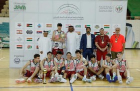 تتويج الفائزين ببطولة الشارقة الدولية لشباب السلة