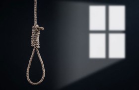 شنق نفسه أسفل جسر