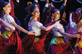 المكسيك تقدم عروضاً للرقصات الفولكلورية والباليه لزوار إكسبو 2020 دبي