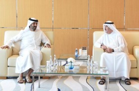 حاكم أم القيوين يطلع على جهود تنفيذ استراتيجية الاقتصاد الأزرق المستدام بأم القيوين