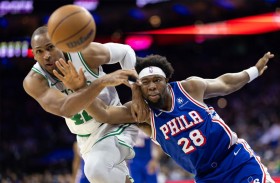 فيلادلفيا يضع حدا لتسع هزائم بفوزه على غولدن ستايت ووريرز 