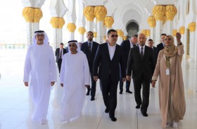 رئيس قيرغيزستان يزور جامع الشيخ زايد الكبير في أبوظبي