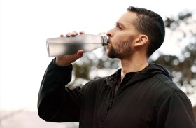 دراسة: عدم شرب كمية كافية من الماء يسبب استجابة أكبر للإجهاد