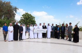 حاكم رأس الخيمة يسلم ريع سباق تيري فوكس الخيري لمركز أبحاث السرطان بجامعة الإمارات