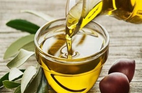 أسباب تدفعك لتناول زيت الزيتون