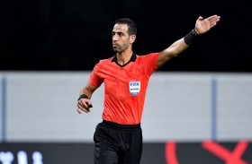 الدولي يحيى الملا يُشارك في إدارة مباريات التصفيات الآسيوية في منغوليا