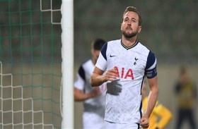 كين يدافع عن نفسه في واقعة ركلة جزاء برايتون