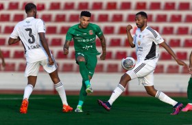 صفقات جديدة ولقاءات ودية .. أندية المحترفين تكثف استعداداتها لعودة المنافسات الرسمية