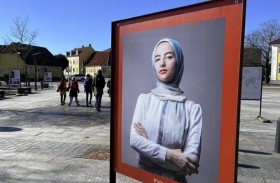 شوارع الدنمارك تتزين بصورة مهندسة مصرية