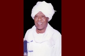 المؤرخ السوداني يوسف حسن شخصية العام بمعرض الشارقة للكتاب 