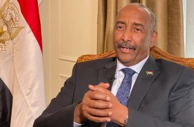 ارتباك في المشهد السياسي بالسودان.. وزيارات دولية للخرطوم
