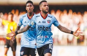 ألفيش: لن ألعب لغير ساو باولو في البرازيل