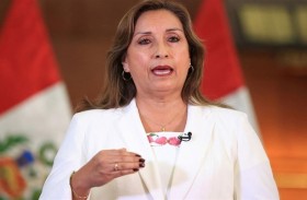 برلمان بيرو يبحث طلباً لإقالة رئيسة البلاد