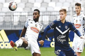 بوردو وأنجيه ينجوان من الهبوط إلى الدرجة الأولى 