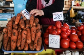 تقرير طبي: تناول الجزر والبندورة مضر للمدخنين