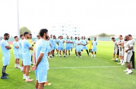 الفريق الأول لكرة القدم لنادي الذيد يستأنف تدريباته بقيادة مدربه الوطني وليد عبيد 