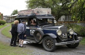 عائلة تزور 102 بلد بالسيارة