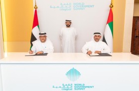 محمد الشرقي يشهد توقيع اتفاقية تعاون بين برنامجي الفجيرة للتميز الحكومي وخليفة للتميز الحكومي