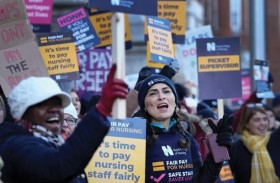 الحكومة البريطانية تلتقي النقابات بعد اضرابات واسعة 