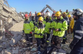 134 منقذاً إماراتياً يسابقون الزمن للعثور على ناجين تحت الأنقاض إثر زلزال تركيا وسوريا 