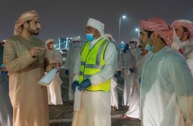 بلدية عجمان تنفذ عملية تعقيم في مختلف مناطق الإمارة