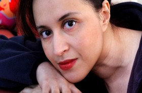 انتحار كاتبة مغربية تاركةً زوجاً وطفلتين