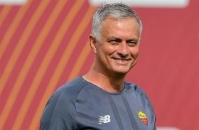 مورينيو يستعد للاحتفال بالمباراة رقم 100 في «الكالتشيو»