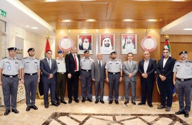 قائد عام شرطة أبوظبي يلتقي قائد شرطة البادية الملكية الأردنية