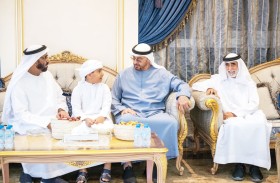 رئيس الدولة يعزي عبد الله بن مهير الكتبي في وفاة والدته