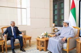 منصور بن زايد يبحث مع وزير الشؤون  الخارجية الهندي سبل تعزيز التعاون بين البلدين