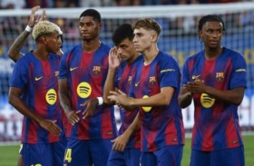 برشلونة يبحث عن إضافة الصلابة الدفاعية إلى قوته الهجومية الضاربة 