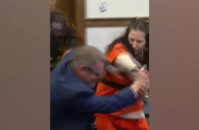 قتلت وشوهت الجثة.. وتعتدي على محاميها بالمحكمة