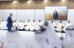 حمدان بن محمد يستقبل المهنئين بشهر رمضان المبارك