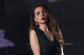 مي عز الدين تنتقد هوس السوشيال ميديا 