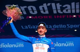 «الإمارات للدراجات» ضمن المراكز الأولى في انطلاقة سباق إيطاليا