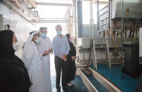 بلحيف النعيمي يتفقد مزارع العين ومختبرات الفحص ومنفذ خطم الشكله الحدودي