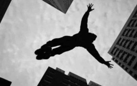  لص يلقى حتفه من الطابق الرابع 