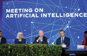 بايدن يدعو للتصدي لمخاطر الذكاء الاصطناعي