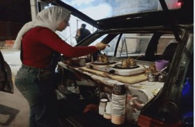 تتحدى الظروف بـ سيارة نسائية