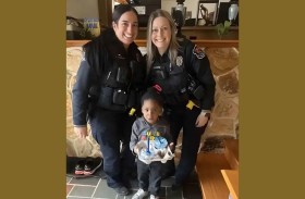 طفل يستدعي الشرطة لاعتقال والدته بسبب الآيس كريم