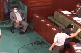 الاعتداء على عبير موسي: فضيحة وعار داخل البرلمان...!