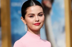 سيلينا غوميز تطمئن معجبيها حول ألبومها الجديد