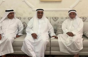 عبدالملك بن كايد يعزي عبدالله الموسى في شقيقته