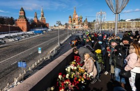 تجمع مئات الروس لإحياء ذكرى اغتيال المعارض نيمتسوف 