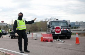 حرية جزئية للفرنسيين والإسبان بعد رفع قيود العزل