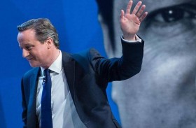 مسدس حرس رئيس الوزراء وجوازه في حمام طائرة 